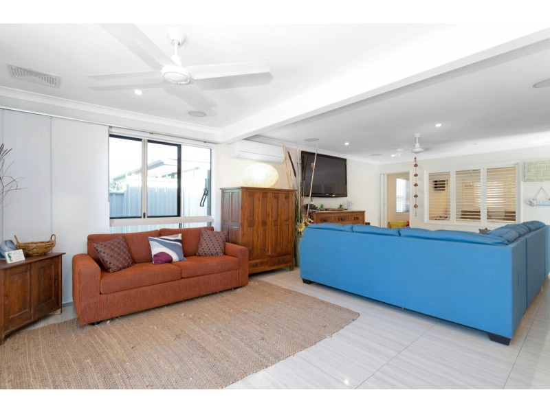 16 Colonial Drive, Clairview QLD 4741