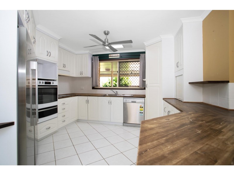 17 Dumfries Court, Beaconsfield QLD 4740