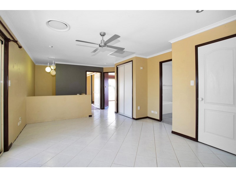 17 Dumfries Court, Beaconsfield QLD 4740