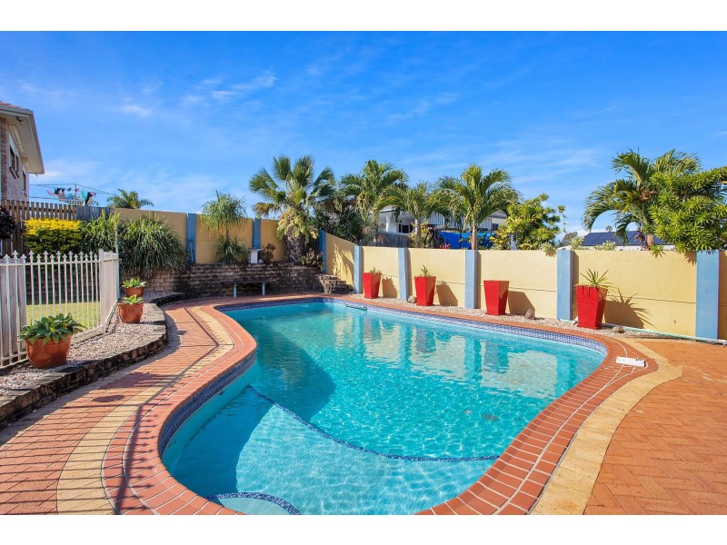 17 Dumfries Court, Beaconsfield QLD 4740