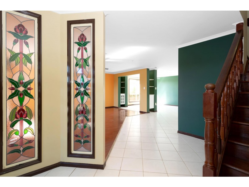 17 Dumfries Court, Beaconsfield QLD 4740