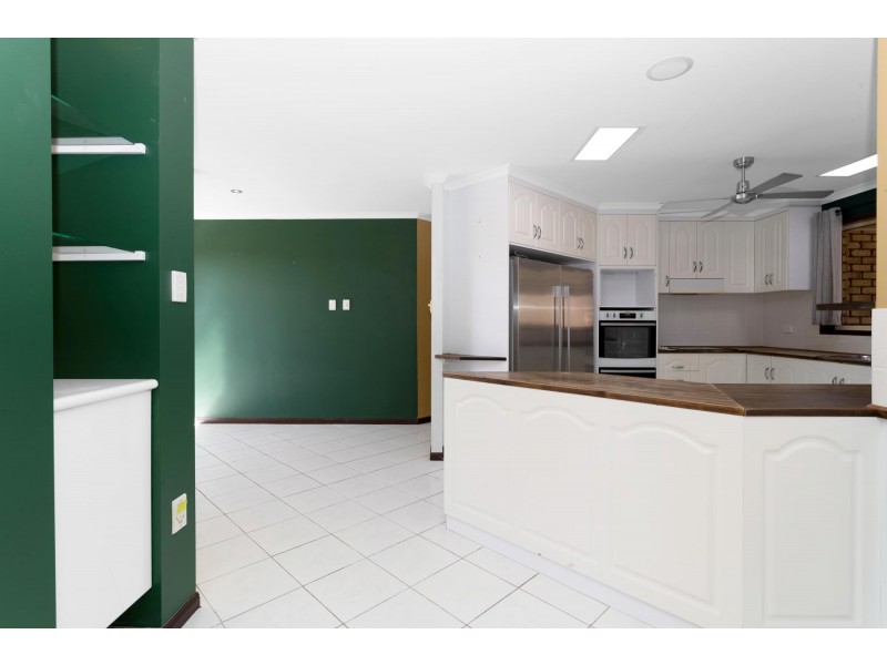 17 Dumfries Court, Beaconsfield QLD 4740