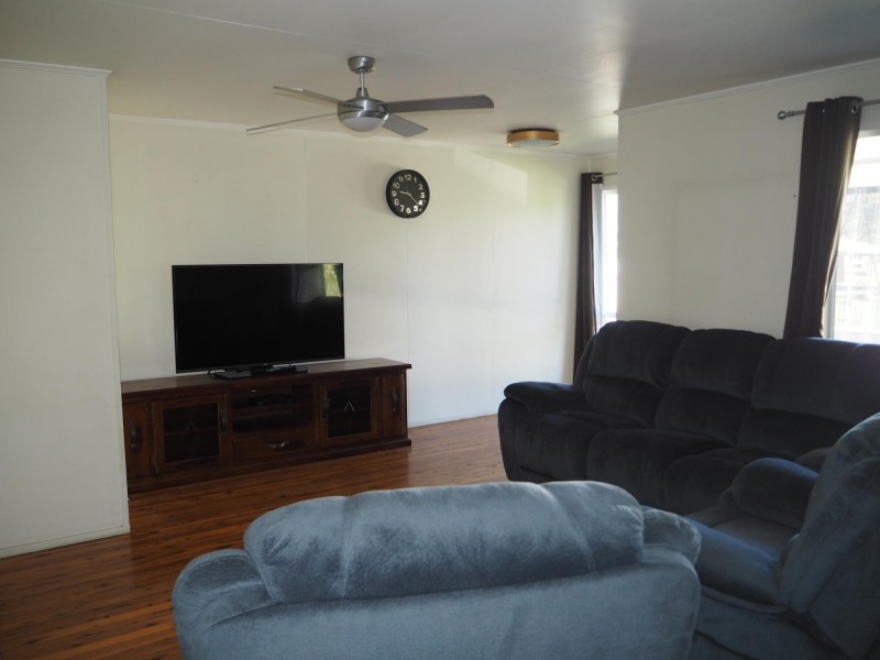 2 Armstrong Cres, Dysart QLD 4745