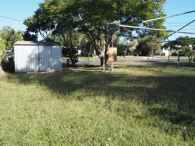 2 Armstrong Cres, Dysart QLD 4745