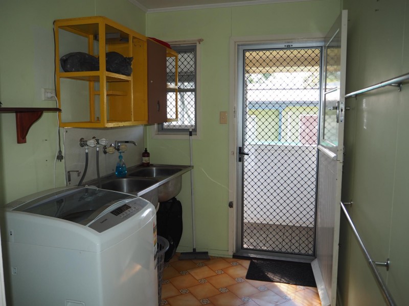 2 Armstrong Cres, Dysart QLD 4745