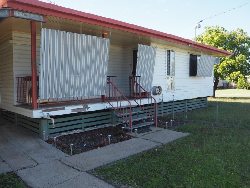 2 Armstrong Cres, Dysart QLD 4745