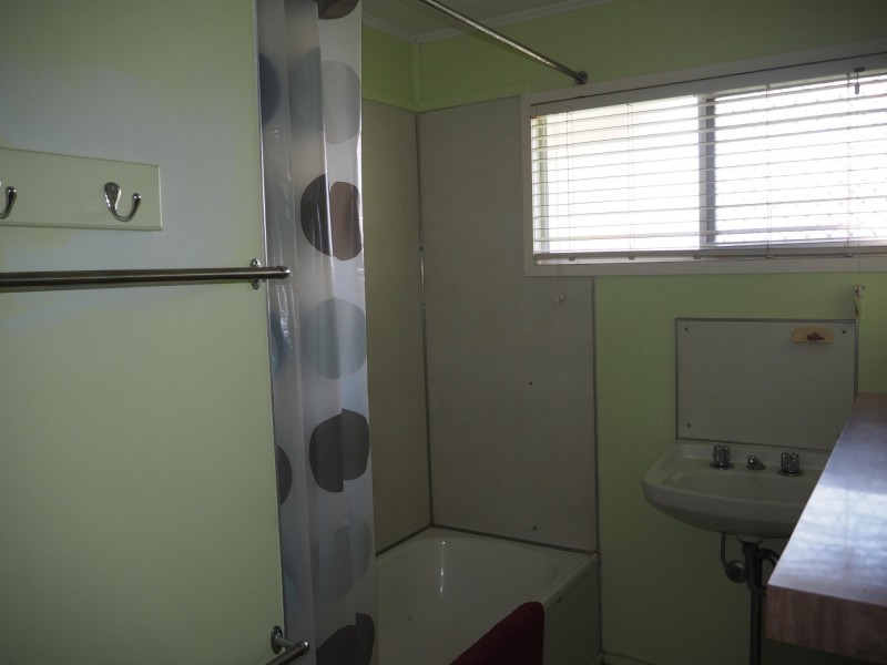 2 Armstrong Cres, Dysart QLD 4745