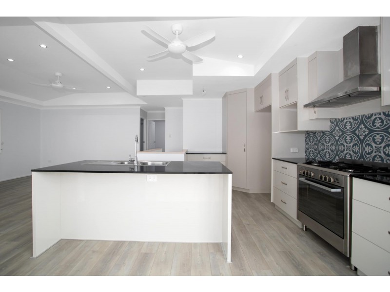 28 Armitage Drive, Eimeo QLD 4740