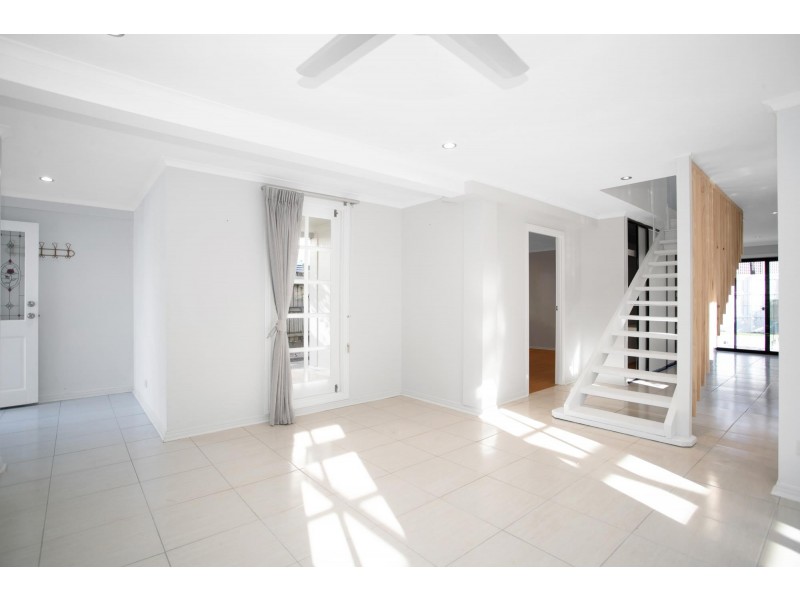 28 Armitage Drive, Eimeo QLD 4740