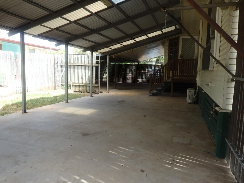 7 Chifley Street, Moranbah QLD 4744