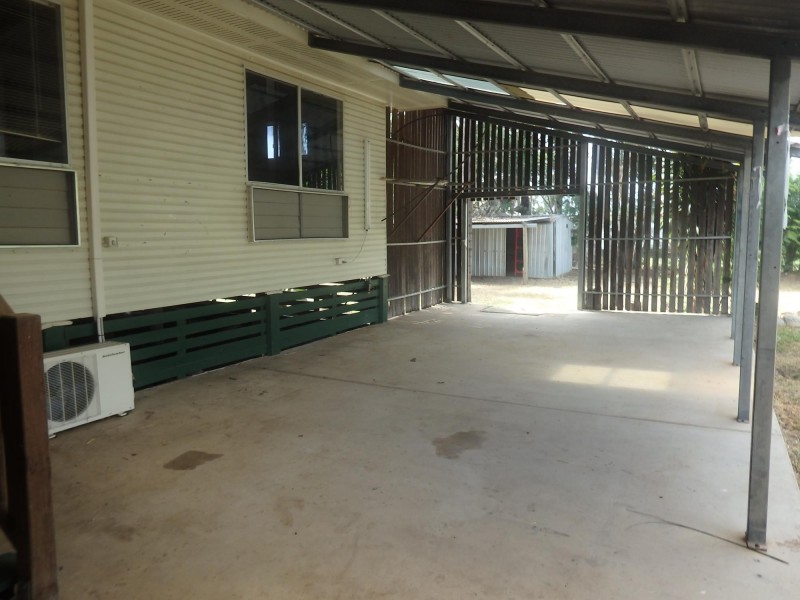 7 Chifley Street, Moranbah QLD 4744