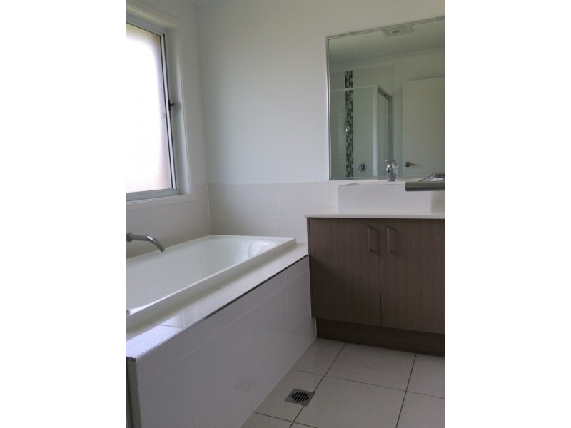 8 O’Neill Street, Marian QLD 4753