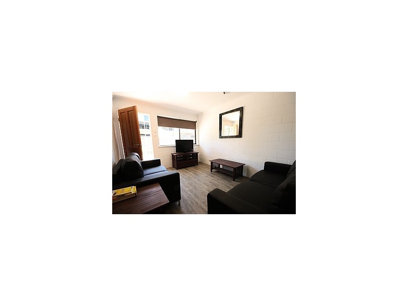 1/10 East Gordon Street, East Mackay QLD 4740