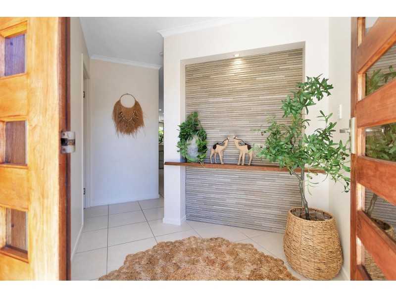 5 Seaspray Close, Shoal Point QLD 4750