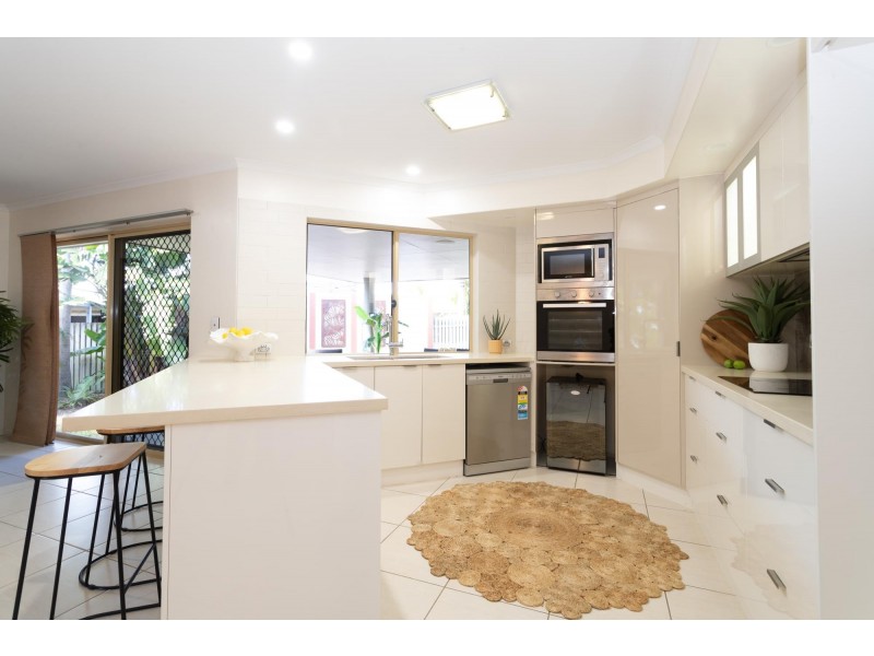 5 Seaspray Close, Shoal Point QLD 4750