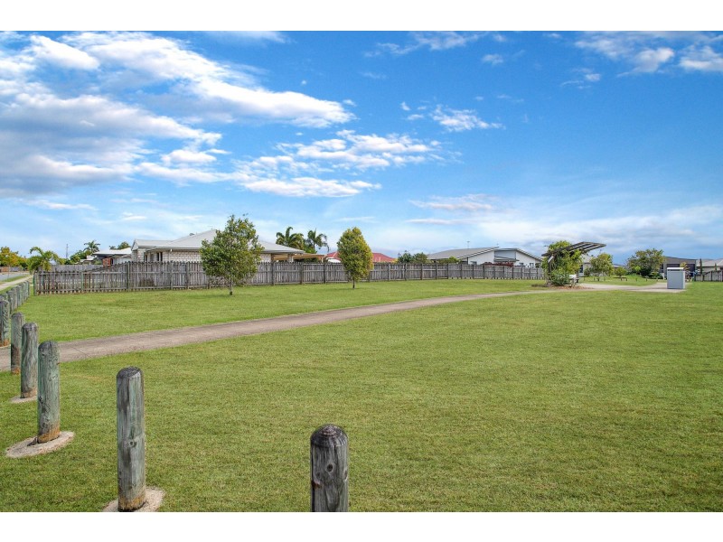 17 Pacific Avenue, Sarina QLD 4737