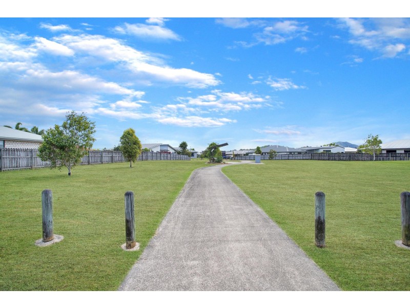 17 Pacific Avenue, Sarina QLD 4737