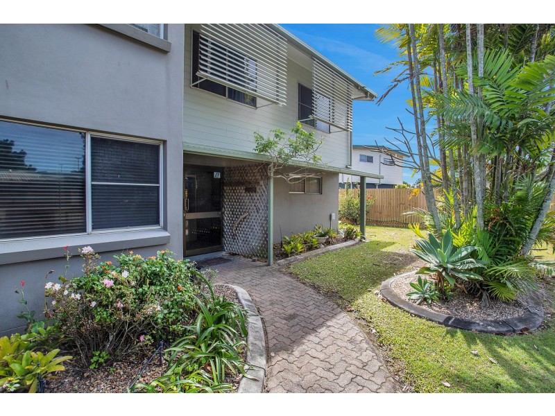 1 Rainlover Street, Ooralea QLD 4740