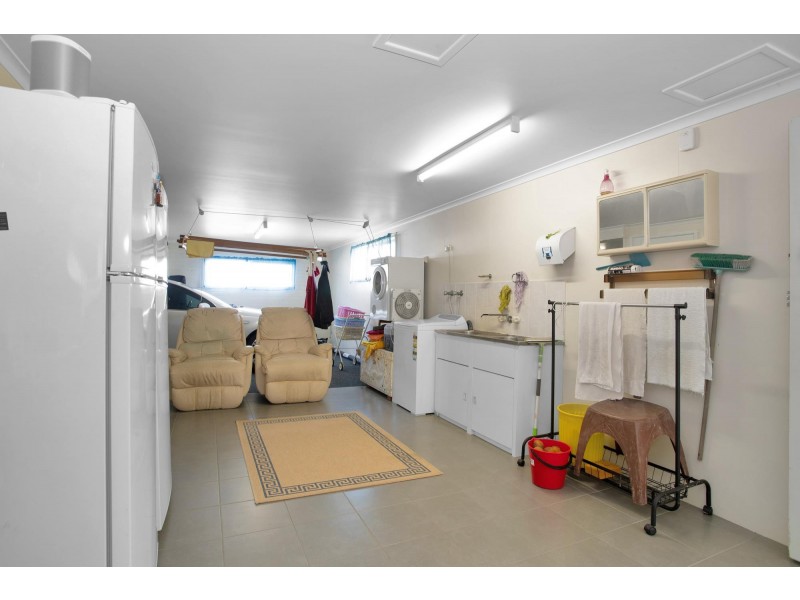 1 Rainlover Street, Ooralea QLD 4740