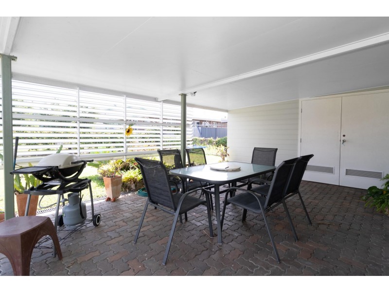 1 Rainlover Street, Ooralea QLD 4740