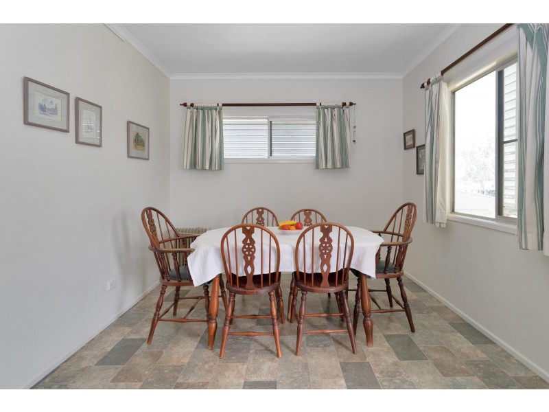 1 Rainlover Street, Ooralea QLD 4740