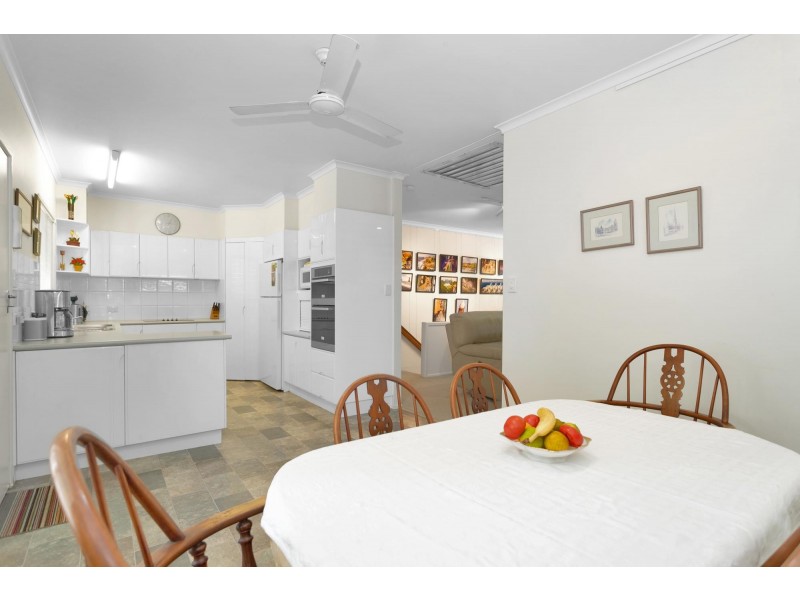 1 Rainlover Street, Ooralea QLD 4740