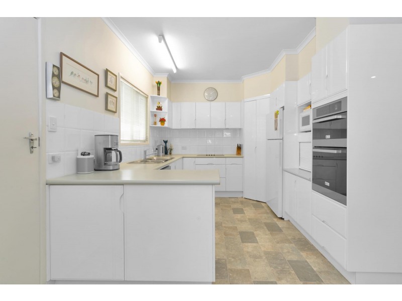 1 Rainlover Street, Ooralea QLD 4740