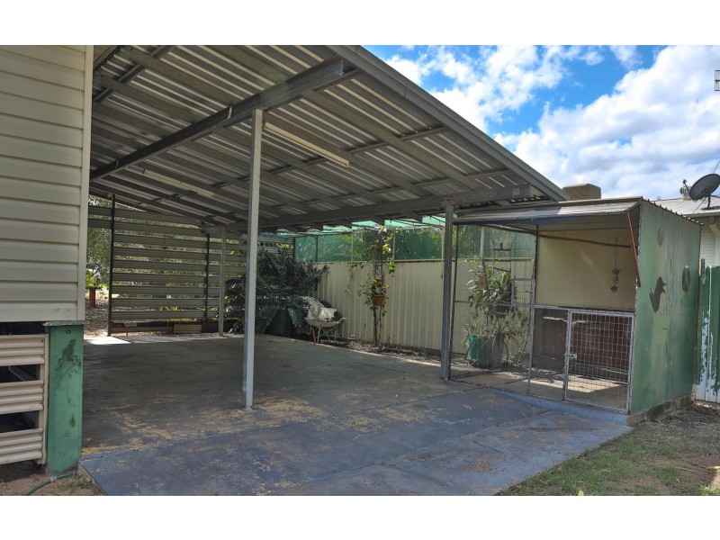 25 Leslie Drive, Moranbah QLD 4744