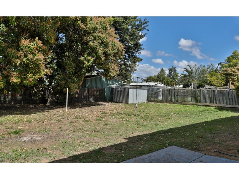 25 Leslie Drive, Moranbah QLD 4744