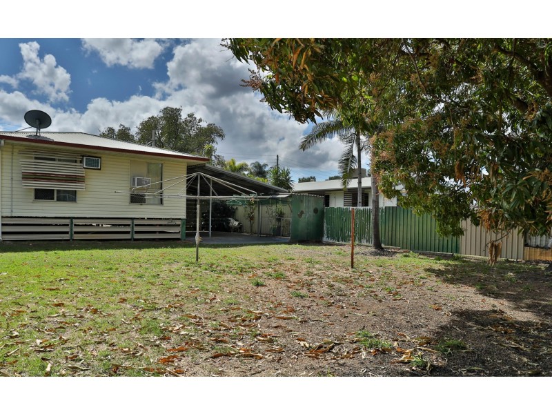25 Leslie Drive, Moranbah QLD 4744