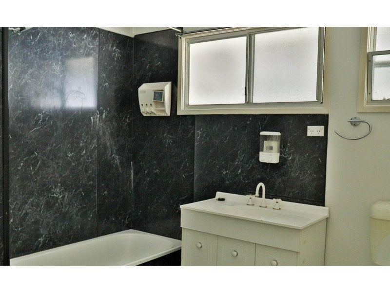 25 Leslie Drive, Moranbah QLD 4744