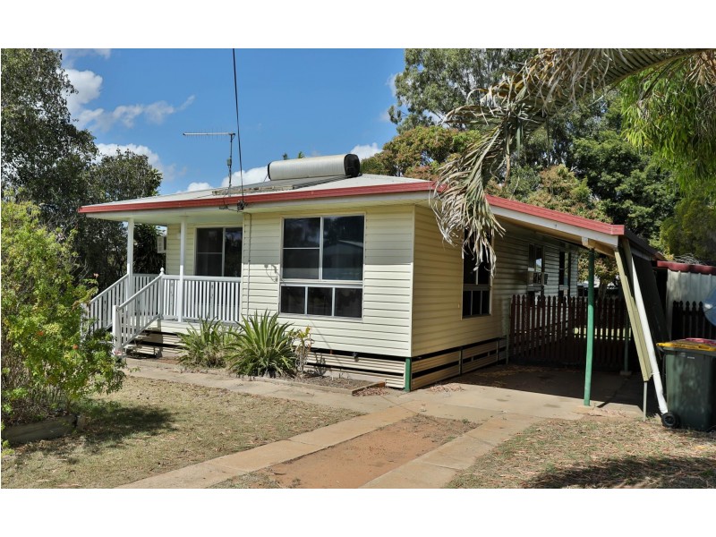 25 Leslie Drive, Moranbah QLD 4744