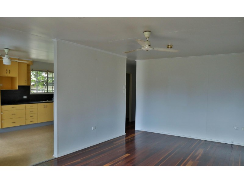 25 Leslie Drive, Moranbah QLD 4744