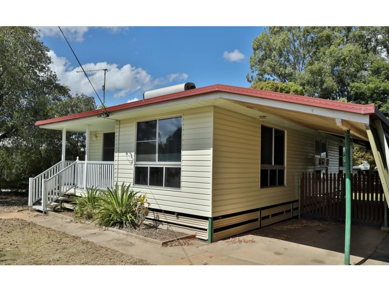 25 Leslie Drive, Moranbah QLD 4744