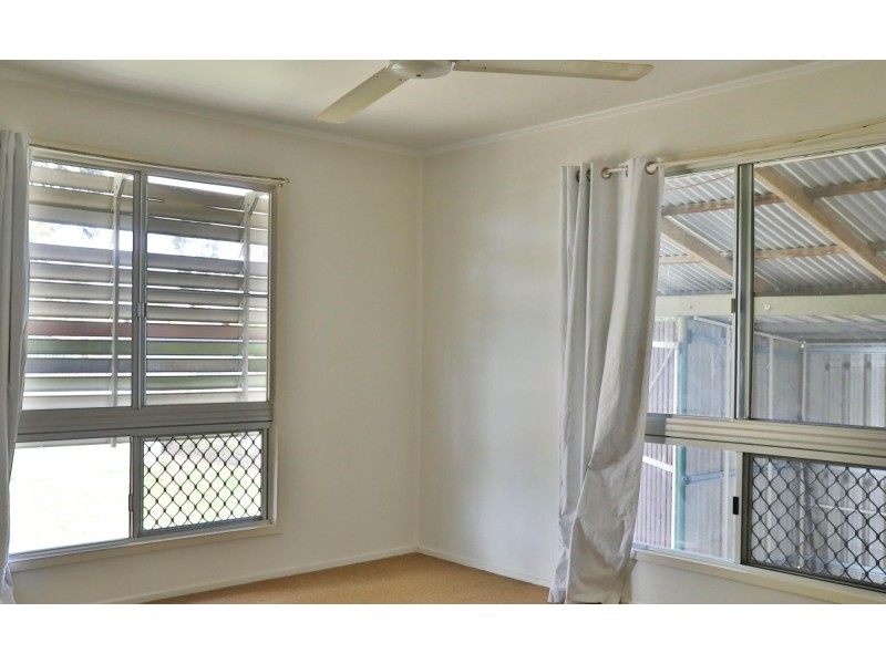 25 Leslie Drive, Moranbah QLD 4744