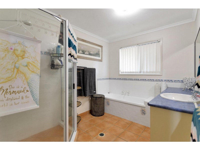 15 Morgan Court, Rural View QLD 4740