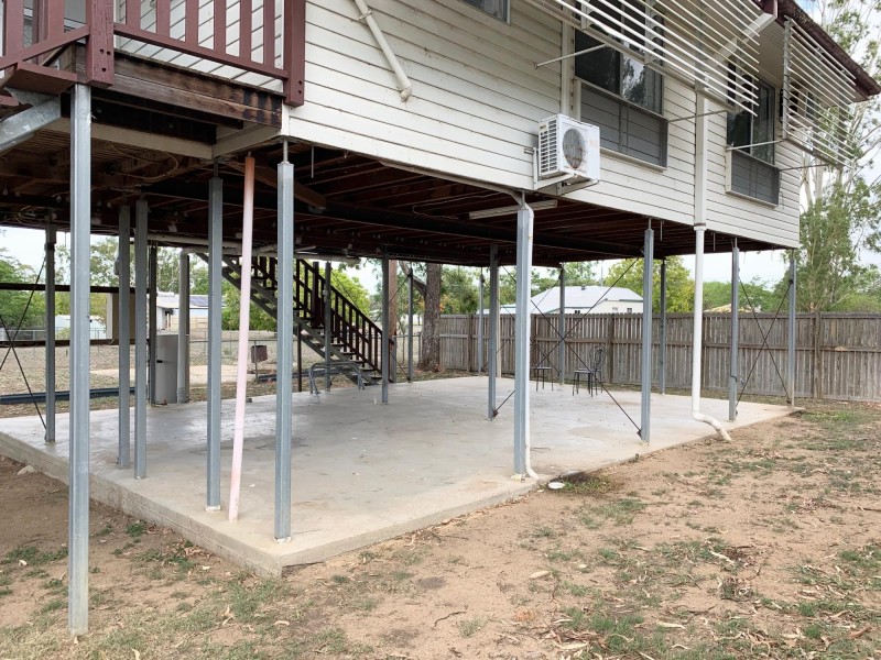 4/4 Suttor Street, Nebo QLD 4742