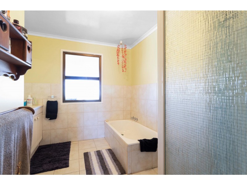 21 Peatey Street, Andergrove QLD 4740