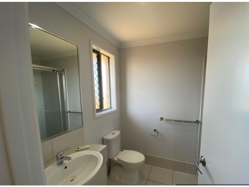 11 Isobel Avenue, Mirani QLD 4754