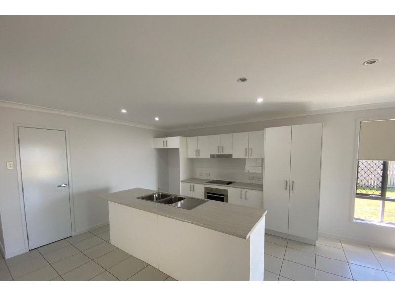 11 Isobel Avenue, Mirani QLD 4754