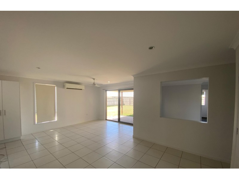 11 Isobel Avenue, Mirani QLD 4754