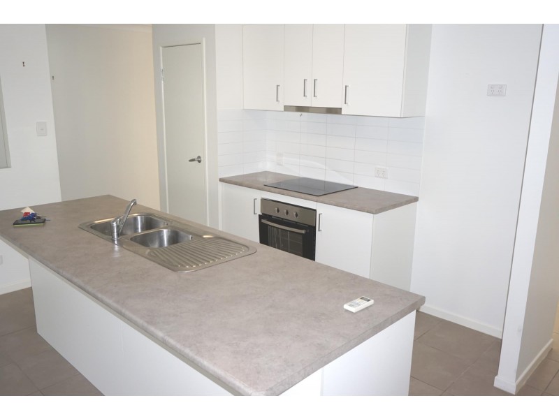 18 Isobel Ave, Mirani QLD 4754