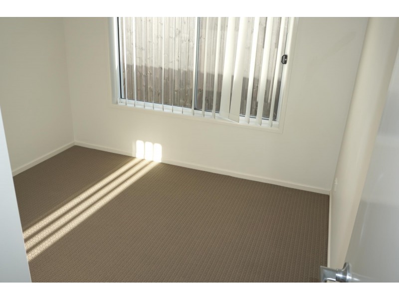 18 Isobel Ave, Mirani QLD 4754