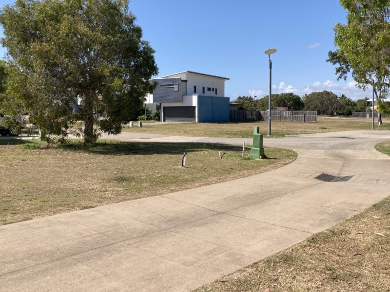 8 Petrie Street, East Mackay QLD 4740