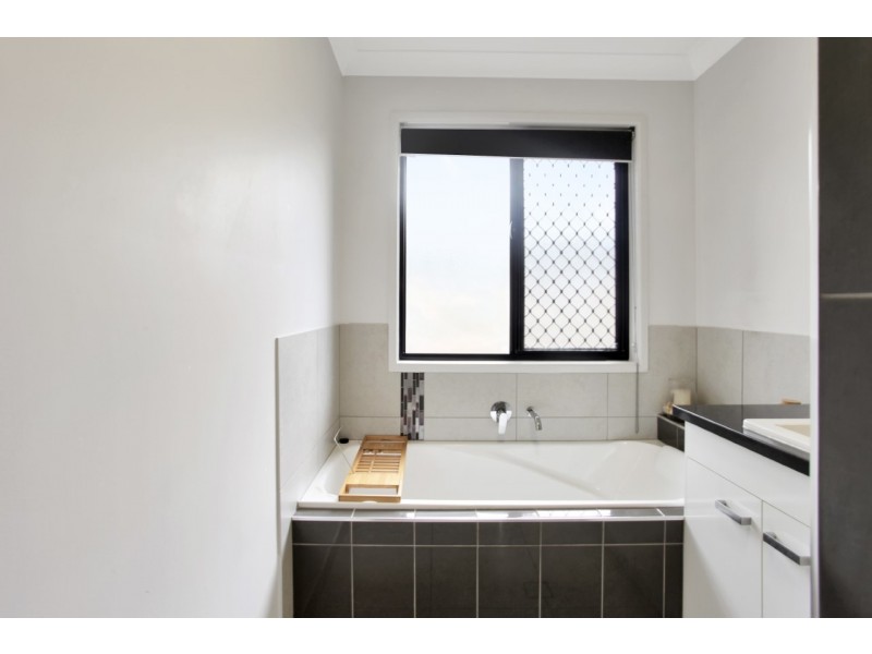 47 Bellavista Circuit, Beaconsfield QLD 4740