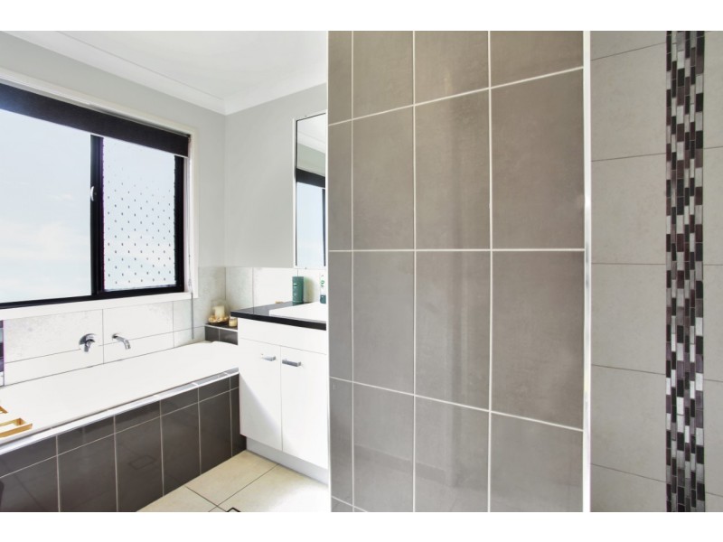 47 Bellavista Circuit, Beaconsfield QLD 4740