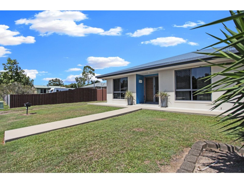 35 Deguara Avenue, Armstrong Beach QLD 4737