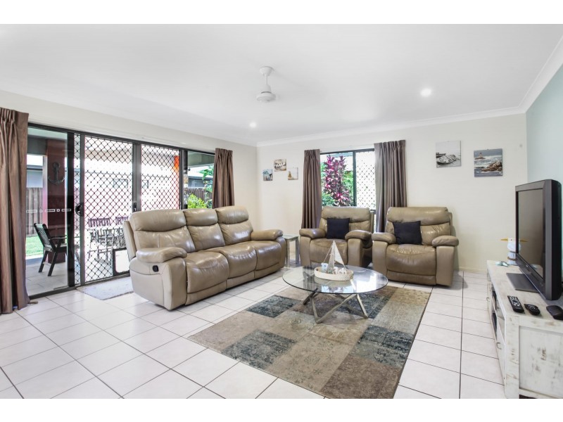 35 Deguara Avenue, Armstrong Beach QLD 4737
