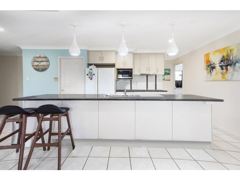 35 Deguara Avenue, Armstrong Beach QLD 4737