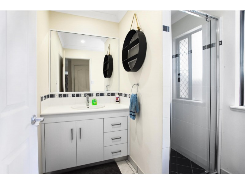 35 Deguara Avenue, Armstrong Beach QLD 4737